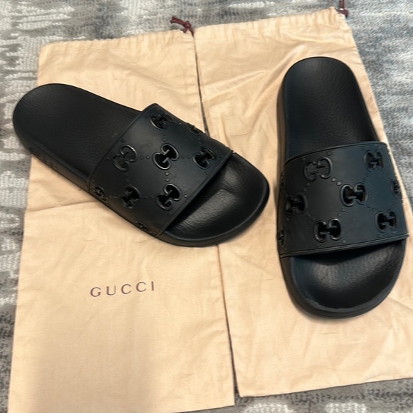 Gucci slides- G logo